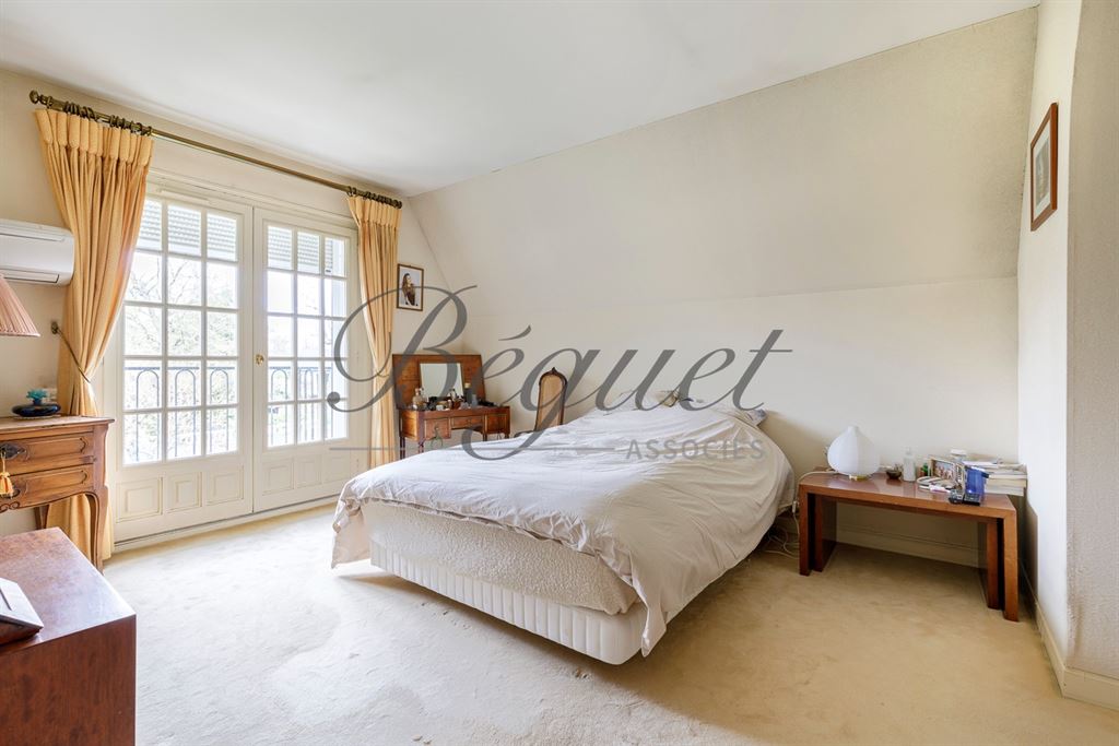 A vendre chez Beguet Associés : HAUTS DE SEINE VAUCRESSON - 92420 -  DIVISION THERY- MAISON 190 m²  - 3 CHAMBRES - JARDIN GARAGE