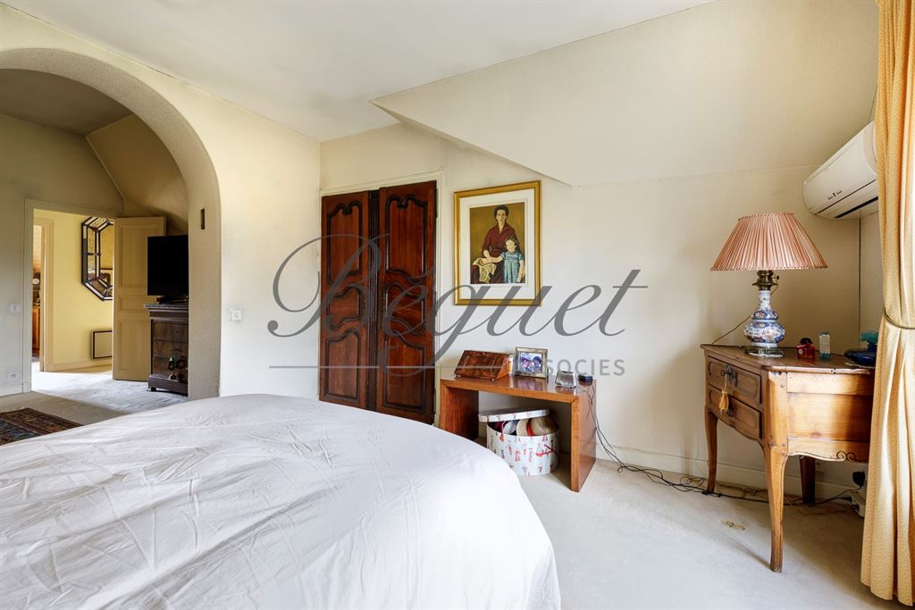 A vendre chez Beguet Associés : HAUTS DE SEINE VAUCRESSON - 92420 -  DIVISION THERY- MAISON 190 m²  - 3 CHAMBRES - JARDIN GARAGE