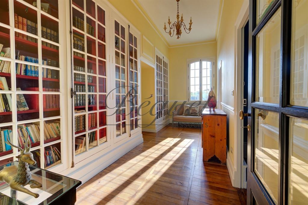 A vendre chez Beguet Associés : Vernou sur Brenne, 37210, Maison 340 m², Maison de gardien et 2 gites 160 m², 8 chambres, piscine, p