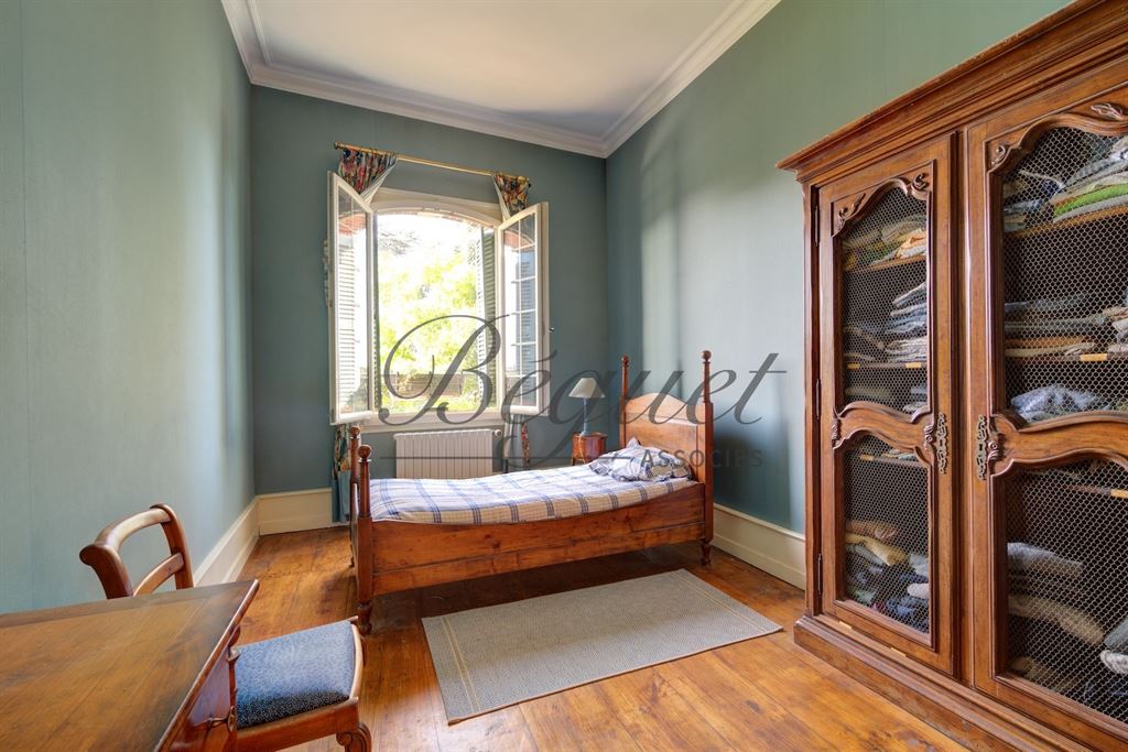 A vendre chez Beguet Associés : Vernou sur Brenne, 37210, Maison 340 m², Maison de gardien et 2 gites 160 m², 8 chambres, piscine, p