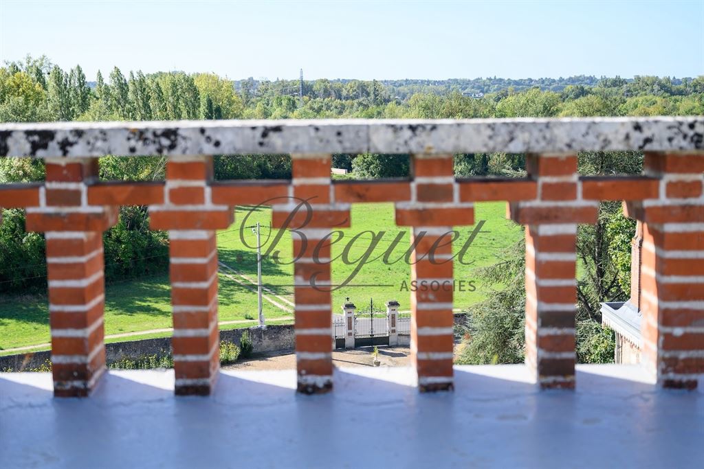 A vendre chez Beguet Associés : Vernou sur Brenne, 37210, Maison 340 m², Maison de gardien et 2 gites 160 m², 8 chambres, piscine, p