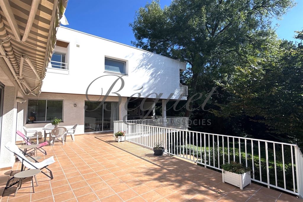 A vendre chez Beguet Associés : SCEAUX 92330 - PARC DE SCEAUX - MAISON - 522 m² - 6/7 CHAMBRES - JARDIN - TERRASSES