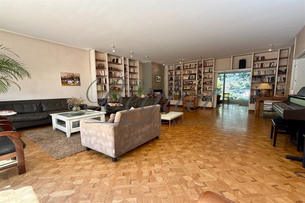 A vendre chez Beguet Associés : SCEAUX 92330 - PARC DE SCEAUX - MAISON - 522 m² - 6/7 CHAMBRES - JARDIN - TERRASSES