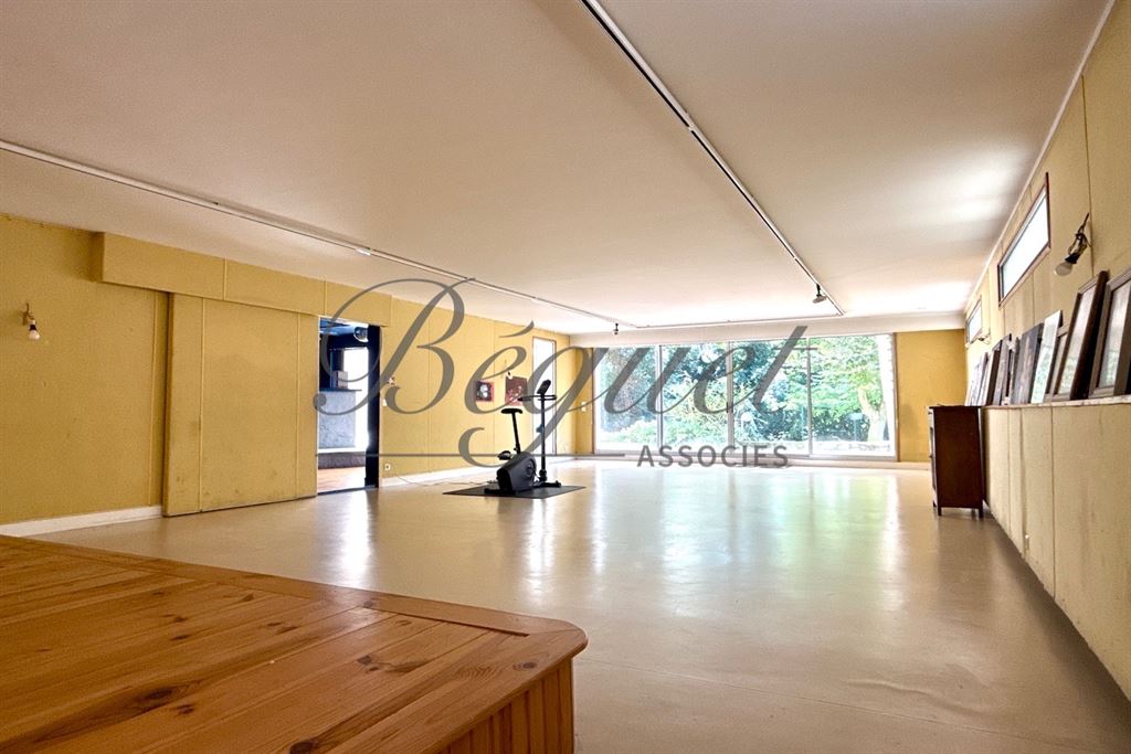 A vendre chez Beguet Associés : SCEAUX 92330 - PARC DE SCEAUX - MAISON - 522 m² - 6/7 CHAMBRES - JARDIN - TERRASSES