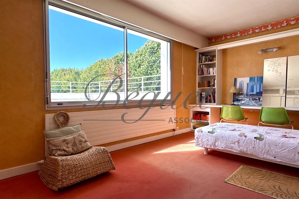 A vendre chez Beguet Associés : SCEAUX 92330 - PARC DE SCEAUX - MAISON - 522 m² - 6/7 CHAMBRES - JARDIN - TERRASSES