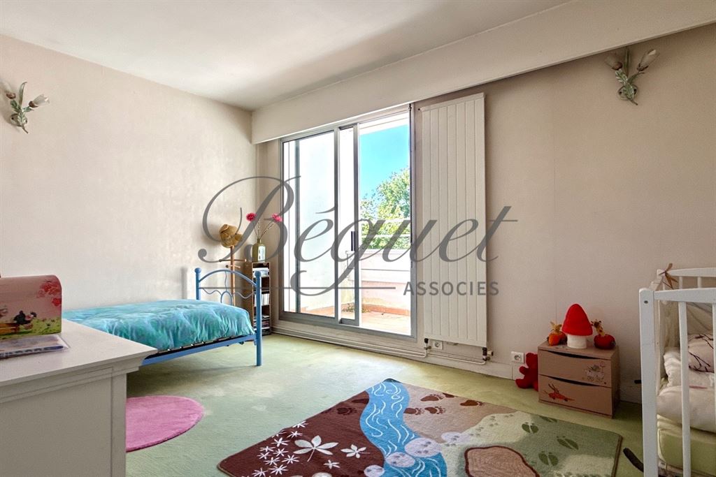 A vendre chez Beguet Associés : SCEAUX 92330 - PARC DE SCEAUX - MAISON - 522 m² - 6/7 CHAMBRES - JARDIN - TERRASSES