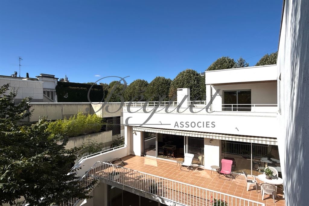 A vendre chez Beguet Associés : SCEAUX 92330 - PARC DE SCEAUX - MAISON - 522 m² - 6/7 CHAMBRES - JARDIN - TERRASSES