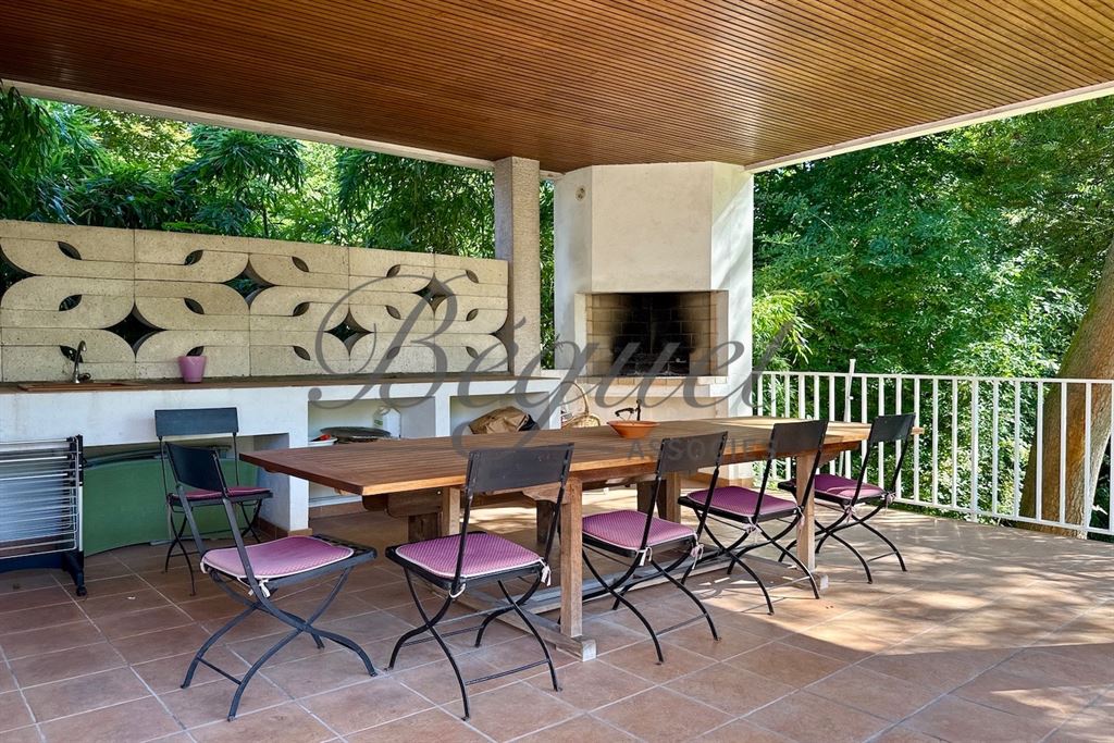A vendre chez Beguet Associés : SCEAUX 92330 - PARC DE SCEAUX - MAISON - 522 m² - 6/7 CHAMBRES - JARDIN - TERRASSES