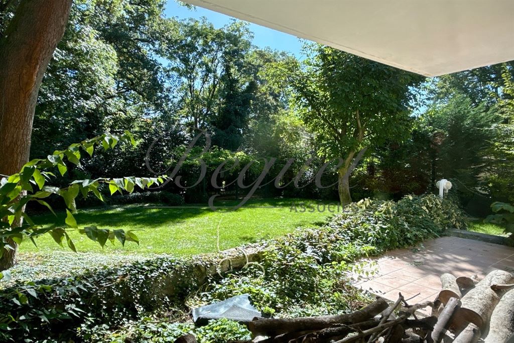 A vendre chez Beguet Associés : SCEAUX 92330 - PARC DE SCEAUX - MAISON - 522 m² - 6/7 CHAMBRES - JARDIN - TERRASSES