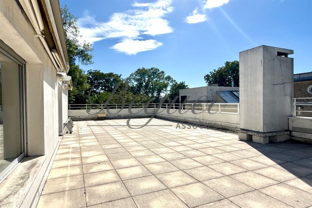 A vendre chez Beguet Associés : SCEAUX 92330 - PARC DE SCEAUX - MAISON - 522 m² - 6/7 CHAMBRES - JARDIN - TERRASSES