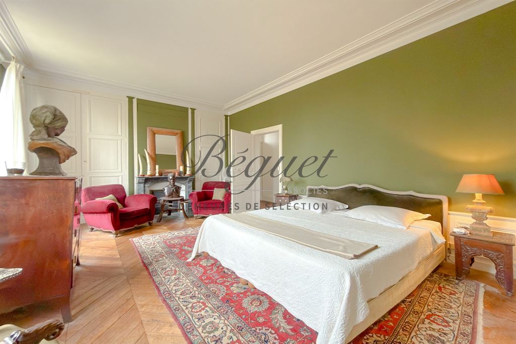 A vendre chez Beguet Associés : Normandie – Rugles (27250), Eure, près de L’Aigle – Manoir de 362 m², 9 chambres, maison d’amis, dépendances et parc