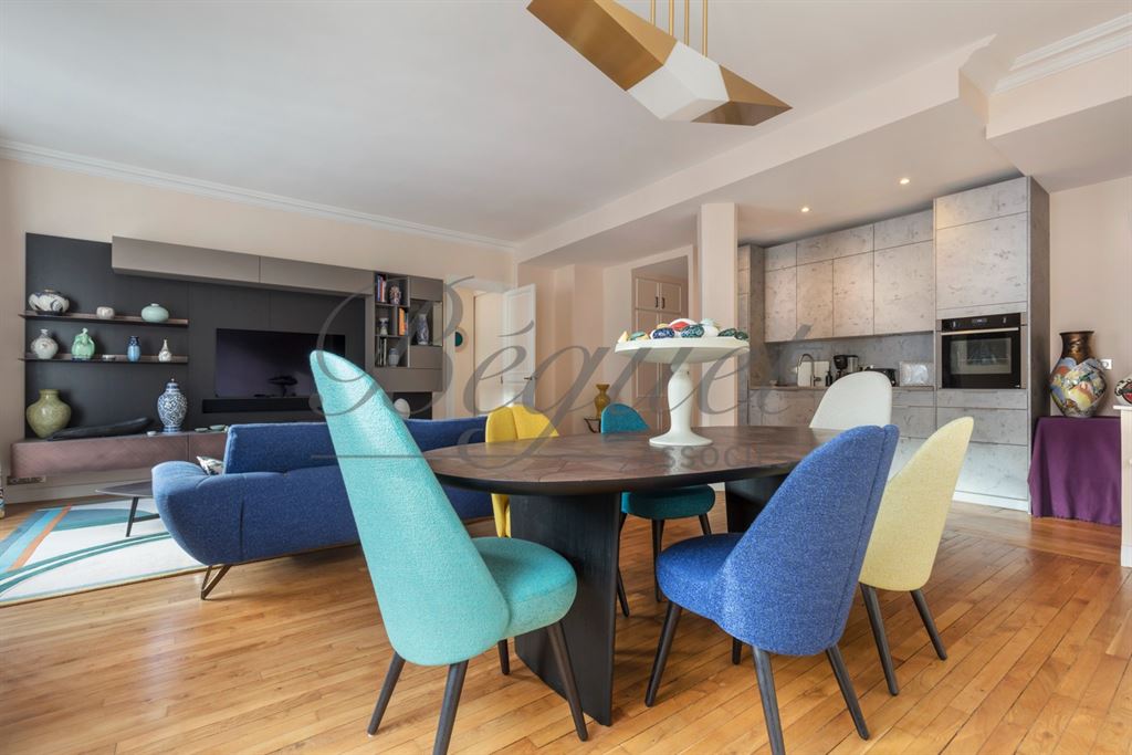 A vendre chez Beguet Associés : Paris XVI - 75016 -  Passy Ranelagh - Appartement 80 m² 2 Chambres - 2 chambres de service