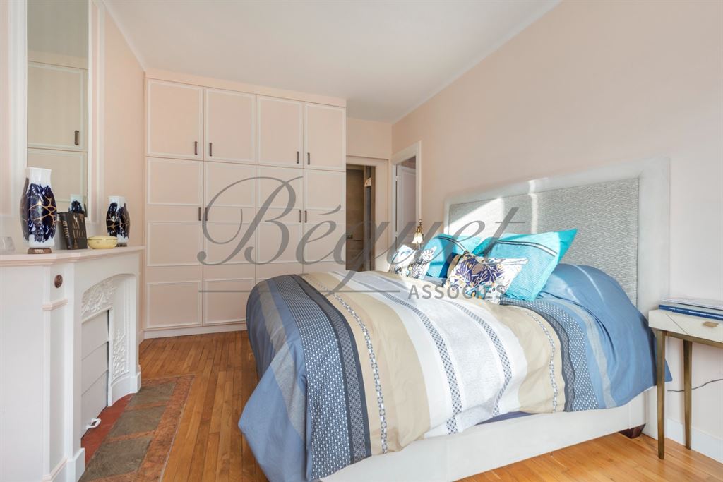 A vendre chez Beguet Associés : Paris XVI - 75016 -  Passy Ranelagh - Appartement 80 m² 2 Chambres - 2 chambres de service