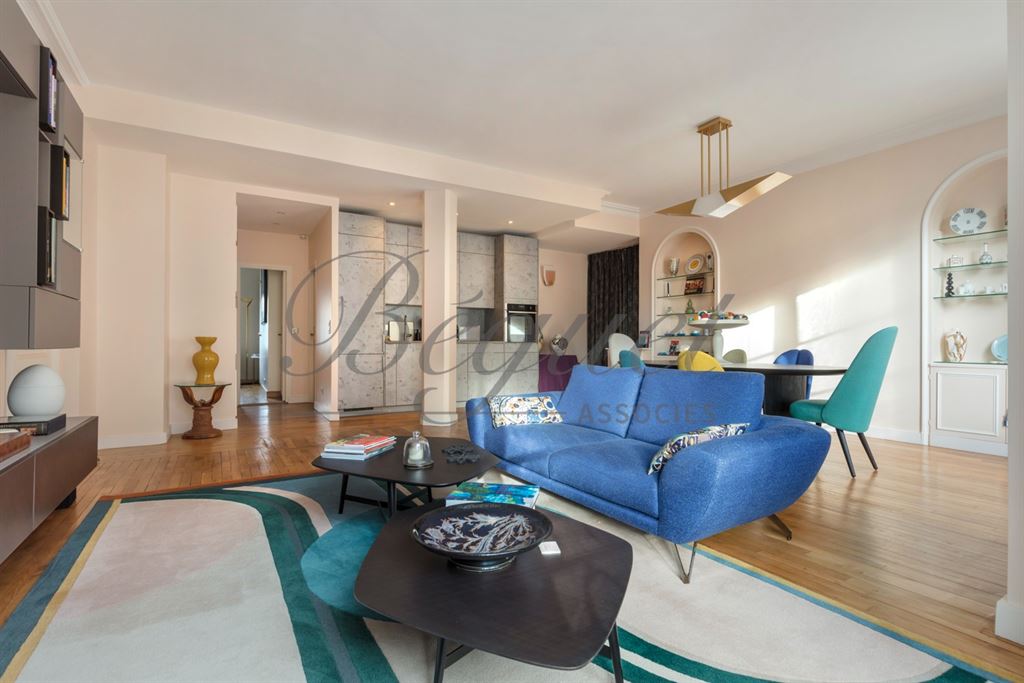 A vendre chez Beguet Associés : Paris XVI - 75016 -  Passy Ranelagh - Appartement 80 m² 2 Chambres - 2 chambres de service
