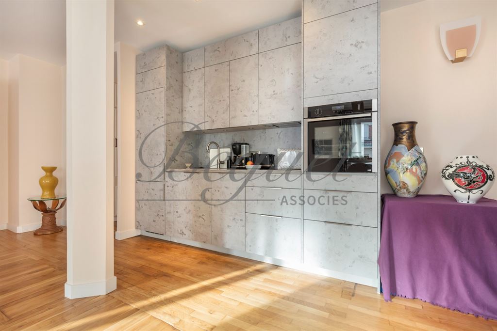 A vendre chez Beguet Associés : Paris XVI - 75016 -  Passy Ranelagh - Appartement 80 m² 2 Chambres - 2 chambres de service