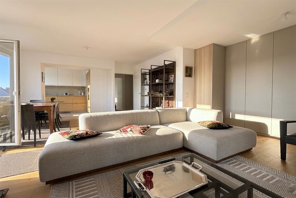 A vendre chez Beguet Associés : VANVES 92170 - HOTEL DE VILLE - APPARTEMENT 85 m² - 2 CHAMBRES - TERRASSE 52 m² - PARKING