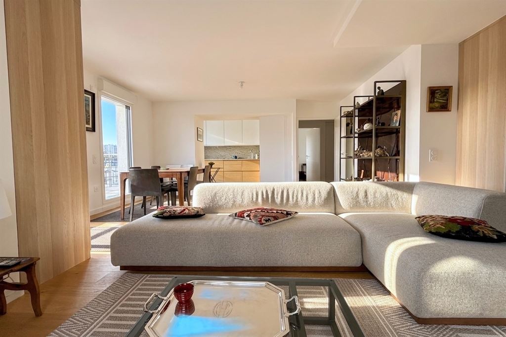 A vendre chez Beguet Associés : VANVES 92170 - HOTEL DE VILLE - APPARTEMENT 85 m² - 2 CHAMBRES - TERRASSE 52 m² - PARKING
