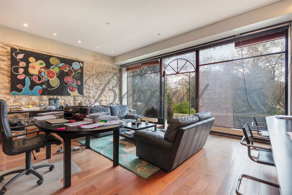 A vendre chez Beguet Associés : Marly Le Roi 78160 - Maison 327 m² / 430 m² 5/7 Chambres Bureaux indépendants Parc 2000 m² Garage