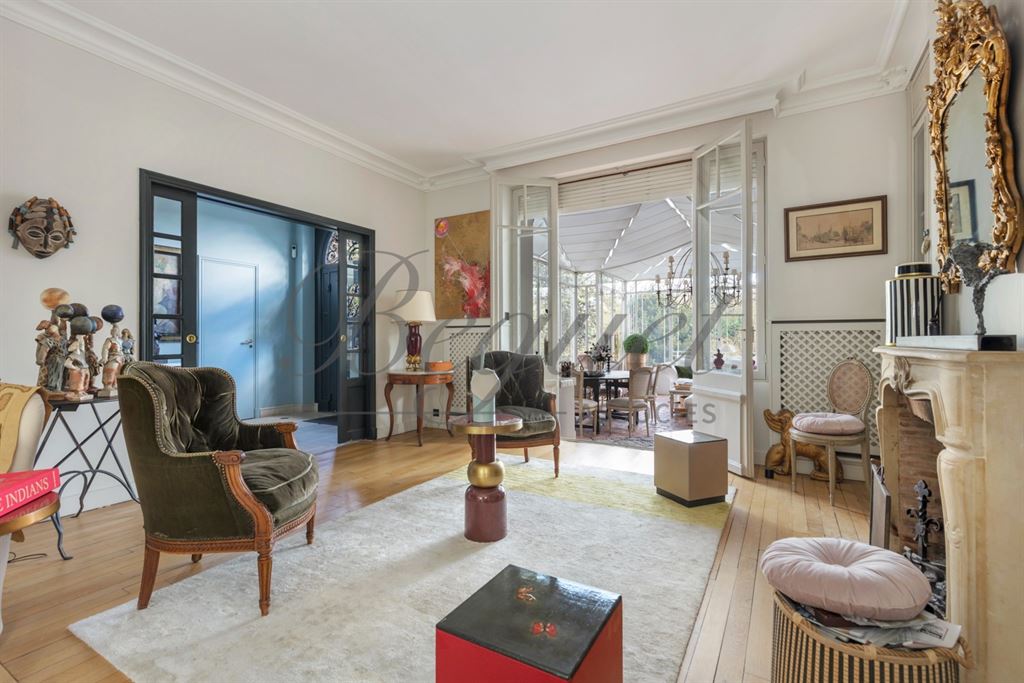 A vendre chez Beguet Associés : Marly Le Roi 78160 - Maison 327 m² / 430 m² 5/7 Chambres Bureaux indépendants Parc 2000 m² Garage
