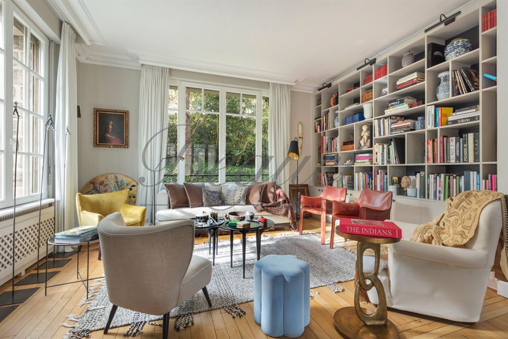 A vendre chez Beguet Associés : Marly Le Roi 78160 - Maison 327 m² / 430 m² 5/7 Chambres Bureaux indépendants Parc 2000 m² Garage
