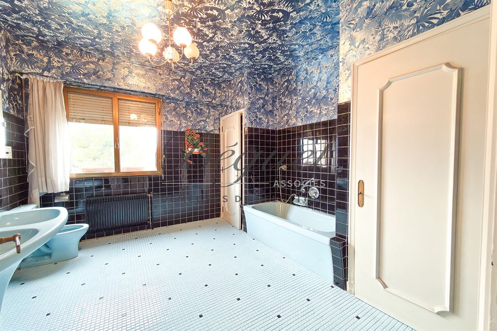 A vendre chez Beguet Associés : FRANCE COTE D’AZUR NICE 06300 CAP DE NICE APPARTEMENT 137 m² 2 CHAMBRES VUE MER TERRASSE 30 m² BOX