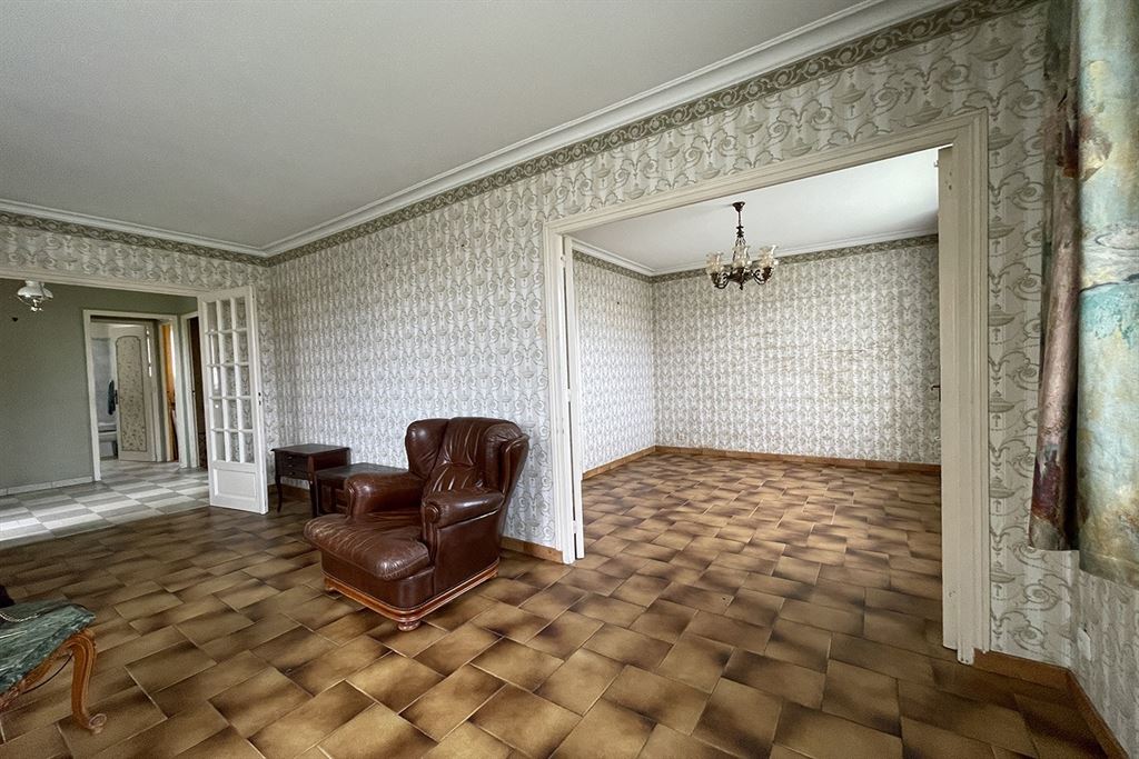 A vendre chez Beguet Associés : Chaville – Vélizy-Villacoublay (78140), Yvelines – Maison des années 1960, 93 m² / 151 m², jardin et sous-sol total
