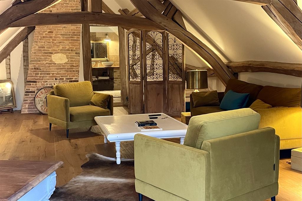 A vendre chez Beguet Associés : Ouest Paris Eure Saint-Georges-Motel 27710 - 3 Maisons hameau de charme  8 chambres Parc 2720 m²