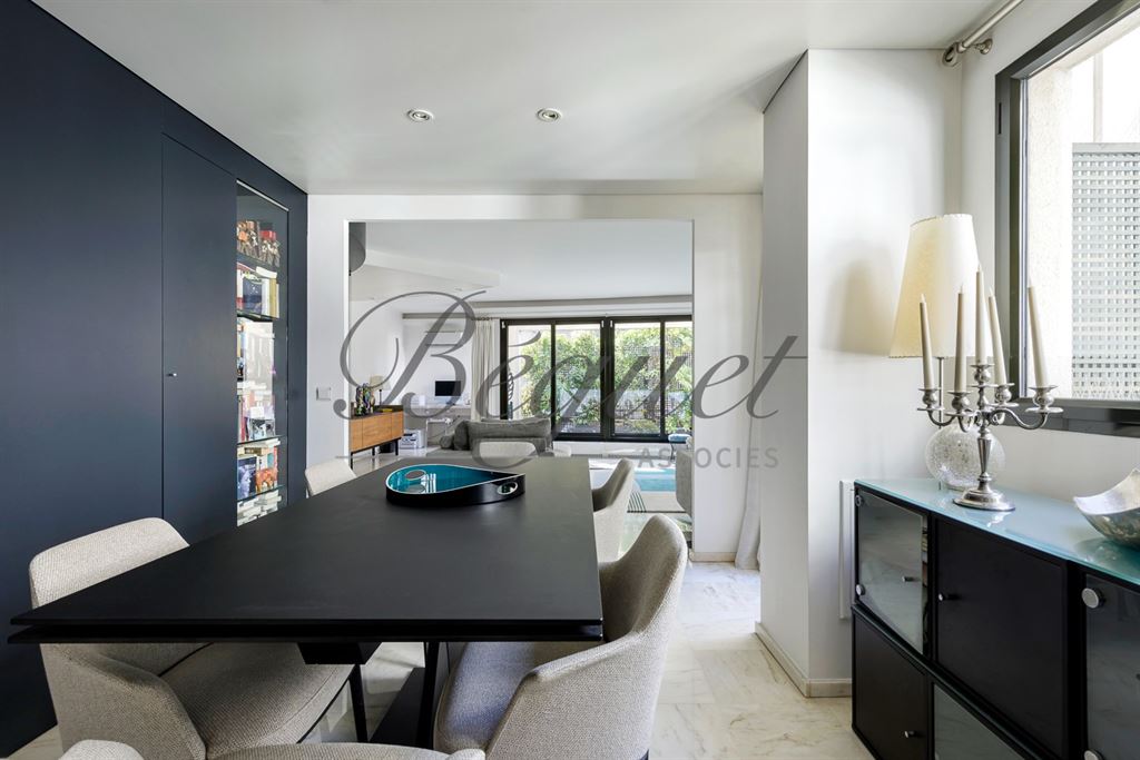 A vendre chez Beguet Associés : Boulogne-Billancourt (92100), Hauts-de-Seine — Duplex de 150 m² avec 82 m² de terrasses, deux chambre et deux box