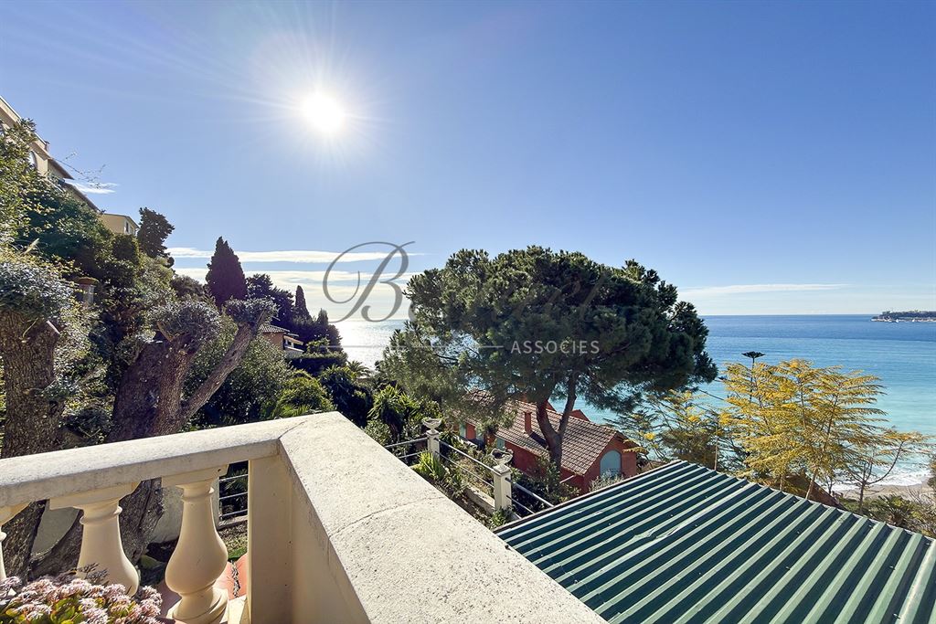 A vendre chez Beguet Associés : FRANCE COTE D’AZUR 06190 ROQUEBRUNE-CAP-MARTIN 3 MAISONS  TERRAIN 1470 m² VUE MONACO