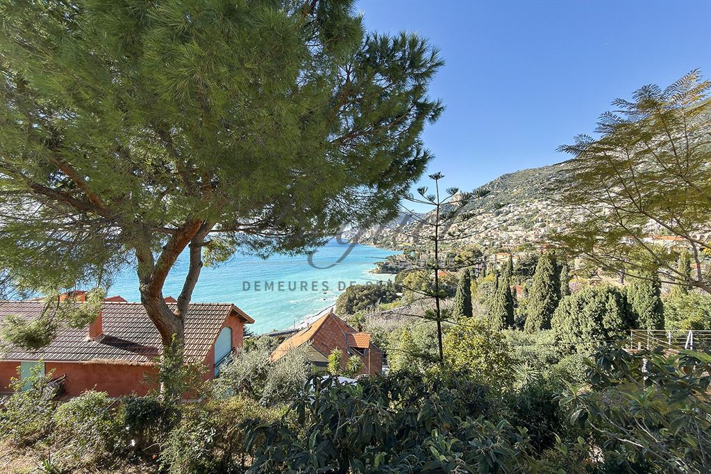 A vendre chez Beguet Associés : FRANCE COTE D’AZUR 06190 ROQUEBRUNE-CAP-MARTIN 3 MAISONS  TERRAIN 1470 m² VUE MONACO