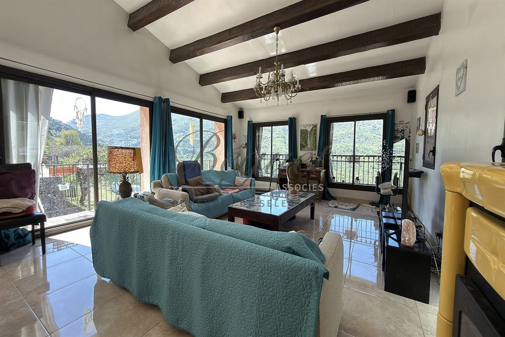 A vendre chez Beguet Associés : FRANCE – CÔTE D’AZUR – SOSPEL 06380 MAISON 233 m² / 321 m² – 8 CHB – BOX CHEVAUX – PISCINE – PARC