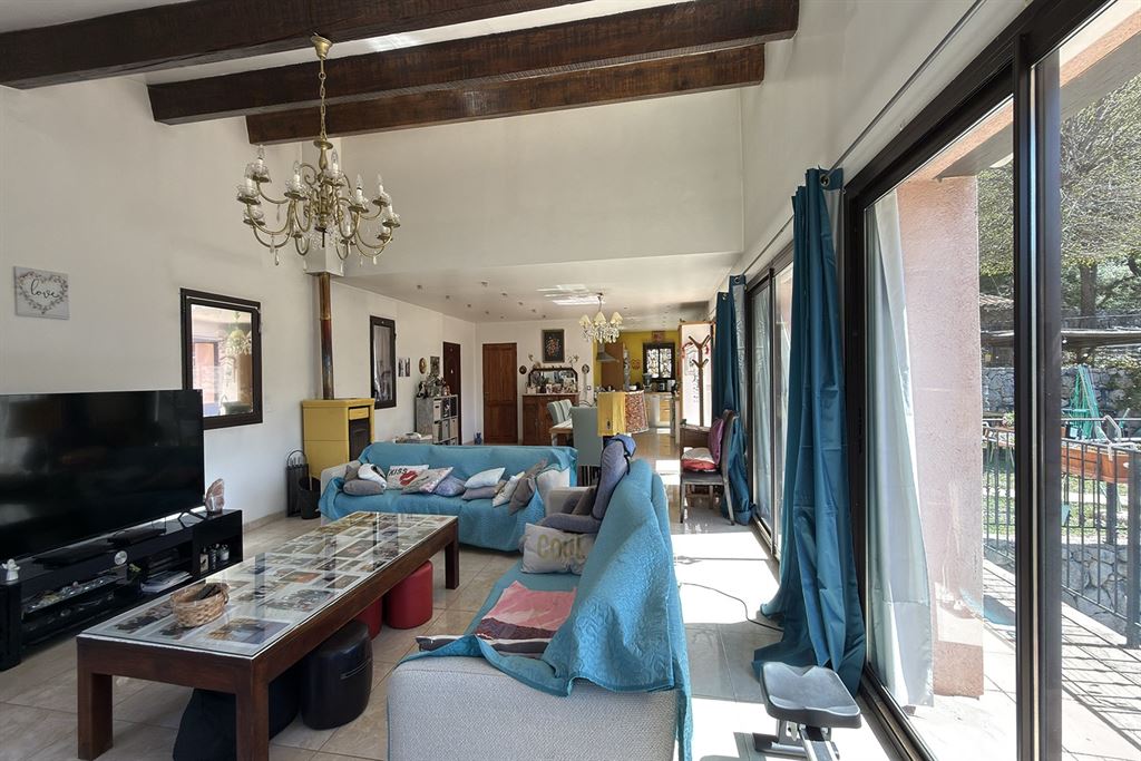 A vendre chez Beguet Associés : FRANCE – CÔTE D’AZUR – SOSPEL 06380 MAISON 233 m² / 321 m² – 8 CHB – BOX CHEVAUX – PISCINE – PARC