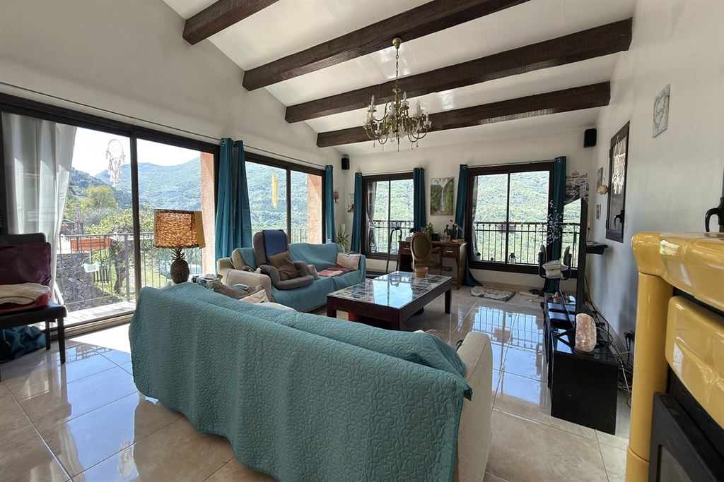 A vendre chez Beguet Associés : FRANCE – CÔTE D’AZUR – SOSPEL 06380 MAISON 233 m² / 321 m² – 8 CHB – BOX CHEVAUX – PISCINE – PARC