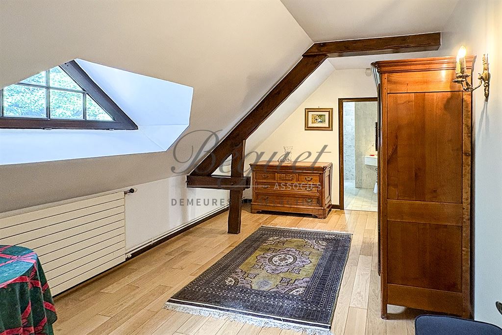 A vendre chez Beguet Associés : OUEST PARIS FORET RAMBOUILLET - POIGNY LA FORÊT - 78125 - MAISON 345 m² - 5 CHB - PISCINE - PARC 103