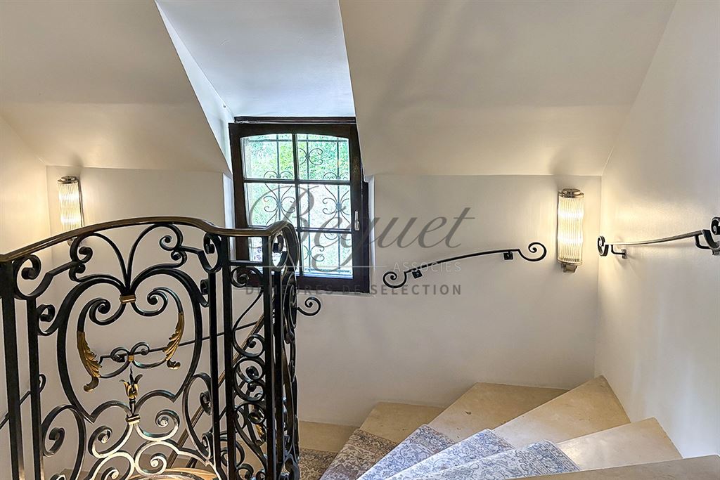 A vendre chez Beguet Associés : OUEST PARIS FORET RAMBOUILLET - POIGNY LA FORÊT - 78125 - MAISON 345 m² - 5 CHB - PISCINE - PARC 103
