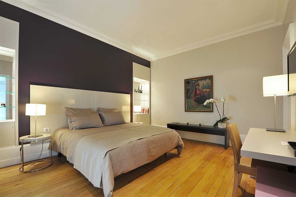 A vendre chez Beguet Associés : Tours (37000), Indre-et-Loire – Maison de caractère 456 m², 6/7 chambres, dépendance 187 m², jardin et garages