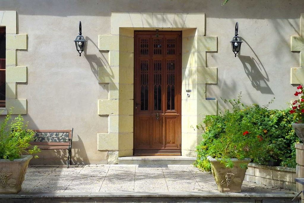 A vendre chez Beguet Associés : Touraine Loire valley, Beaumont-en-Véron, 37420, Manoir-hôtel 550 m² + Réception 400 m², 29 chambres