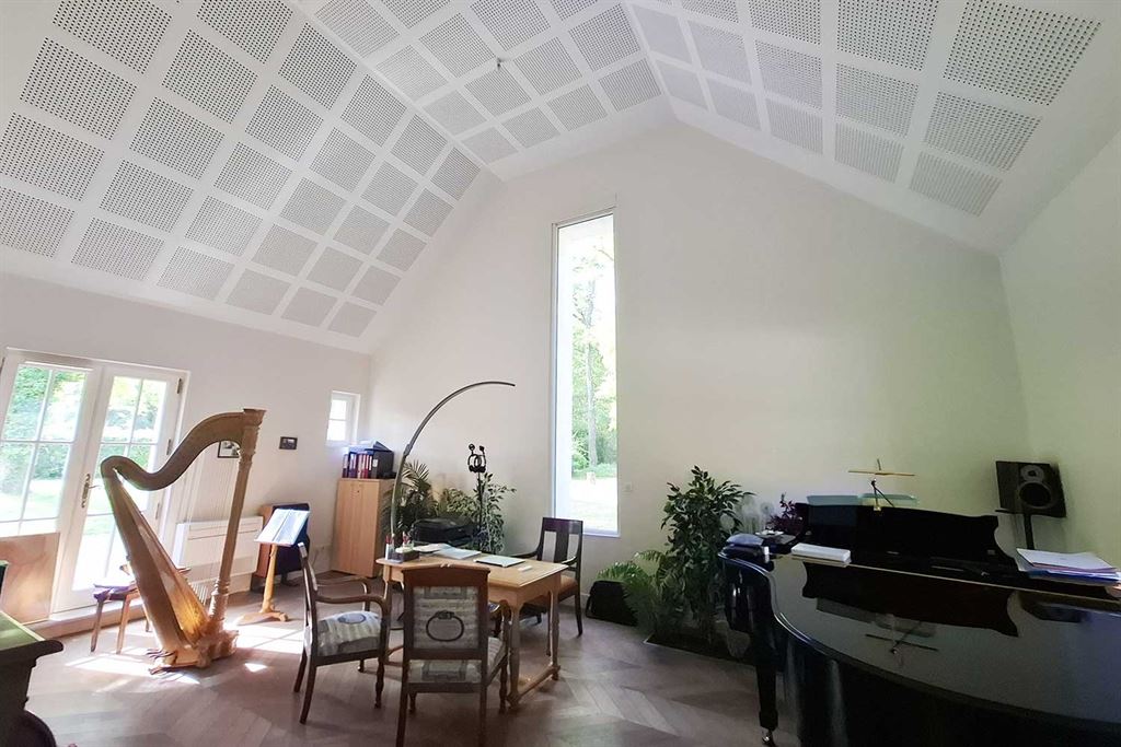 A vendre chez Beguet Associés : Veigné - 37250  - 430 m² sur 3 maisons - 18 pièces - 11 chambres - 1 dépendance - Parc 5 ha