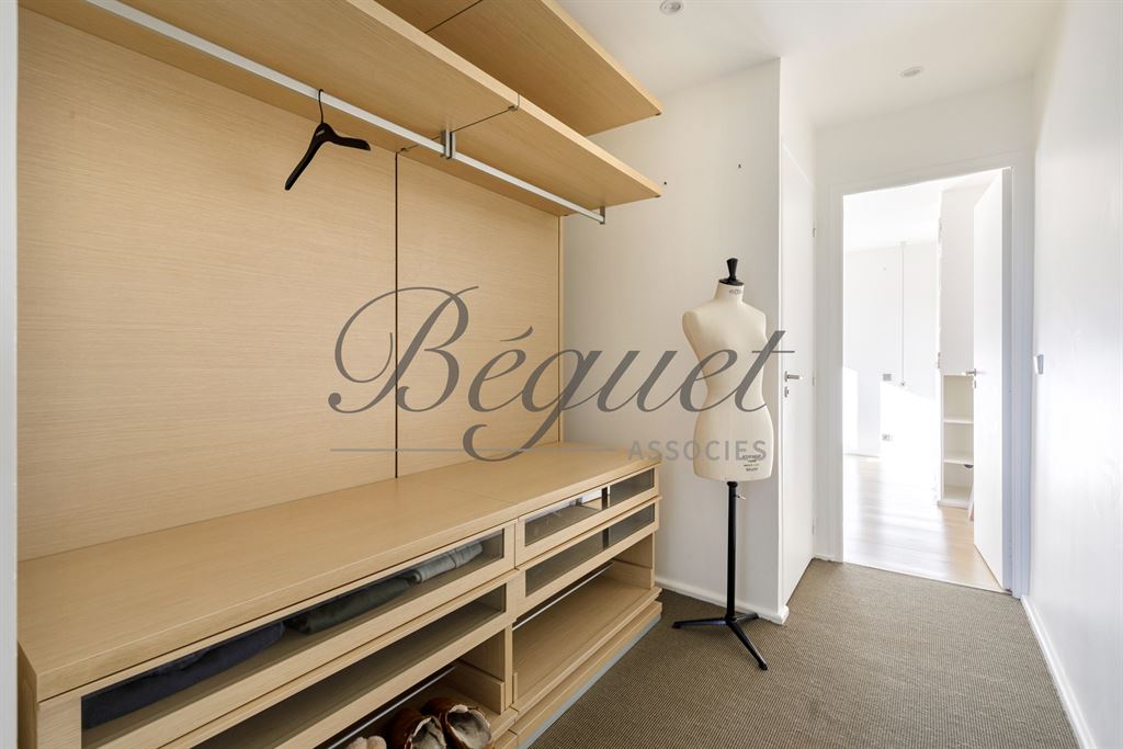 A vendre chez Beguet Associés : Boulogne-Billancourt (92100) – Appartement de 84 m² au 7e étage, terrasse – Hauts-de-Seine, Île-de-France