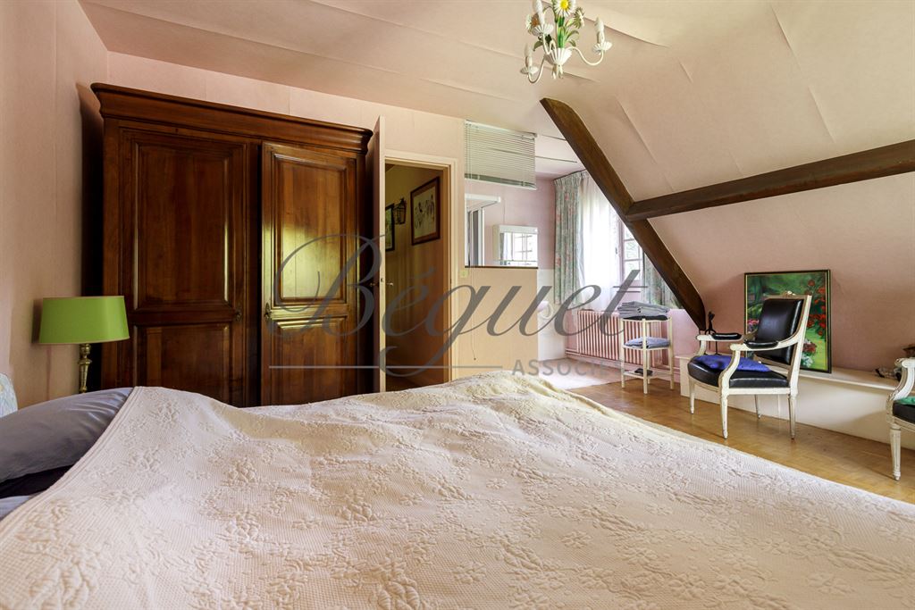 A vendre chez Beguet Associés : FORET DE RAMBOUILLET POIGNY 78125 PROPRIETE EQUESTRE MAISON 360 m²  HERBAGES-FORET 10 Ha