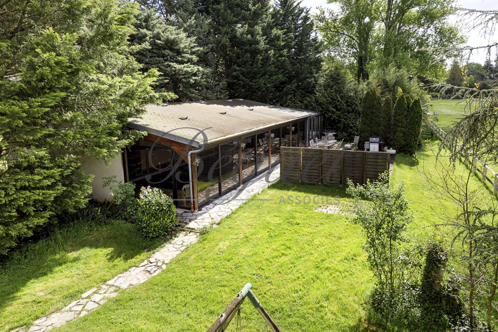 A vendre chez Beguet Associés : FORET DE RAMBOUILLET POIGNY 78125 PROPRIETE EQUESTRE MAISON 360 m²  HERBAGES-FORET 10 Ha
