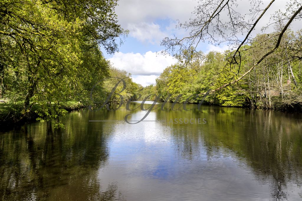 A vendre chez Beguet Associés : FORET DE RAMBOUILLET POIGNY 78125 PROPRIETE EQUESTRE MAISON 360 m²  HERBAGES-FORET 10 Ha