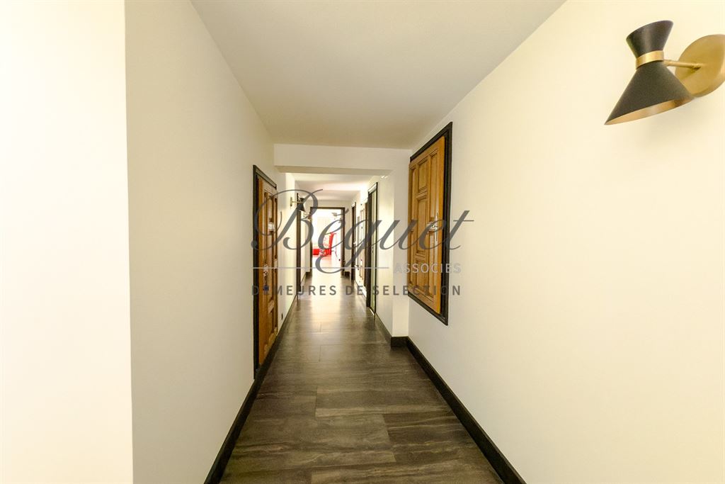 A vendre chez Beguet Associés : OUEST PARIS - MONTFORT L’AMAURY - PROPRIETE  455 m² 4 CHAMBRES PISCINE PARC 4 Ha