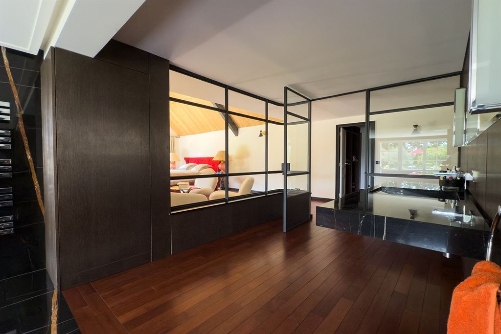 A vendre chez Beguet Associés : OUEST PARIS - MONTFORT L’AMAURY - PROPRIETE  455 m² 4 CHAMBRES PISCINE PARC 4 Ha