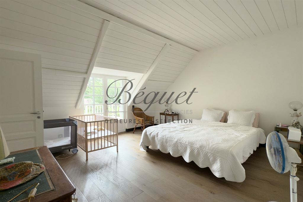 A vendre chez Beguet Associés : OUEST PARIS - MONTFORT L’AMAURY - PROPRIETE  455 m² 4 CHAMBRES PISCINE PARC 4 Ha