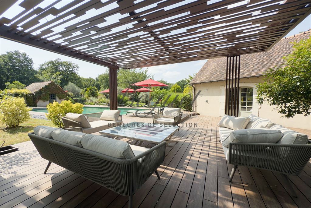 A vendre chez Beguet Associés : OUEST PARIS - MONTFORT L’AMAURY - PROPRIETE  455 m² 4 CHAMBRES PISCINE PARC 4 Ha