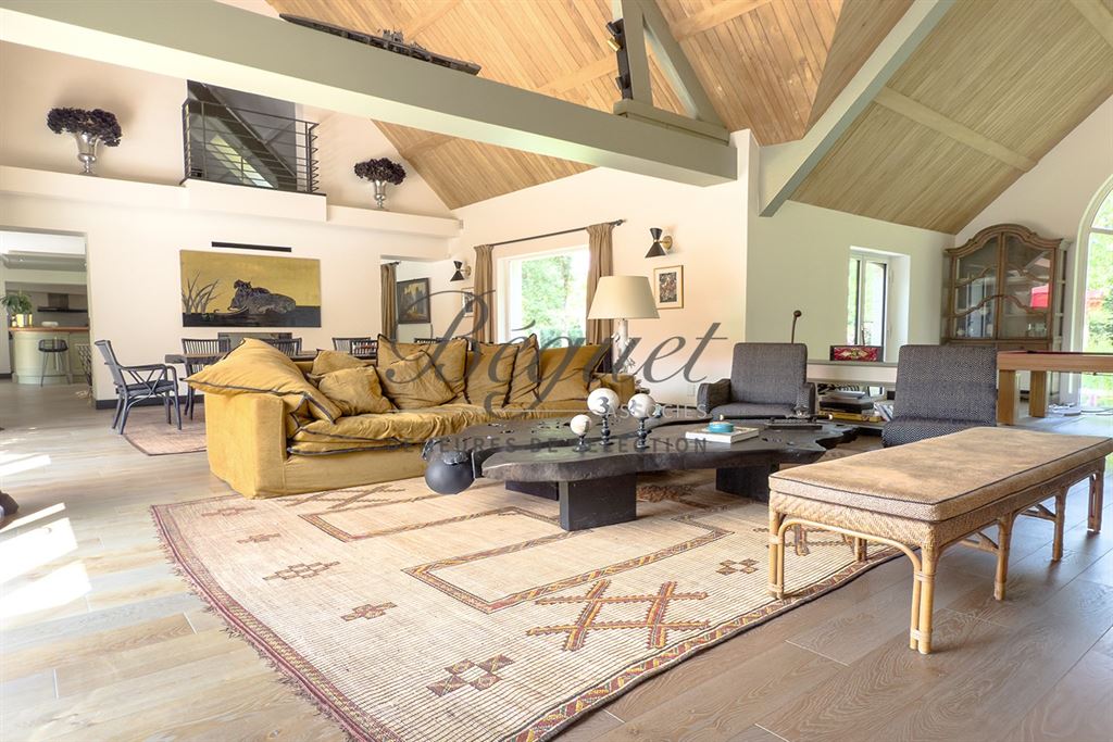 A vendre chez Beguet Associés : OUEST PARIS - MONTFORT L’AMAURY - PROPRIETE  455 m² 4 CHAMBRES PISCINE PARC 4 Ha