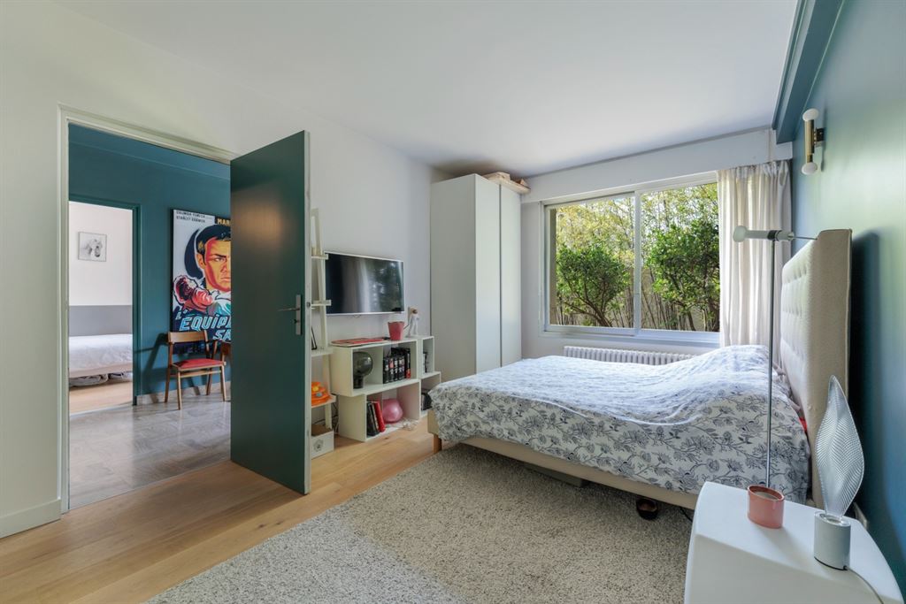 A vendre chez Beguet Associés : SAINT CLOUD  MONTRETOUT 92210 - MAISON 310 m² - 5/6 CHAMBRES + 2/3 BUREAUX  700 m² TERRAIN - PARKING
