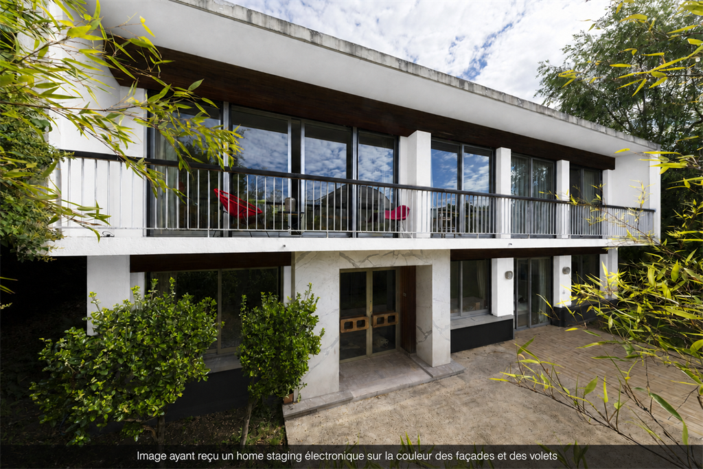 A vendre chez Beguet Associés : SAINT CLOUD  MONTRETOUT 92210 - MAISON 310 m² - 5/6 CHAMBRES + 2/3 BUREAUX  700 m² TERRAIN - PARKING