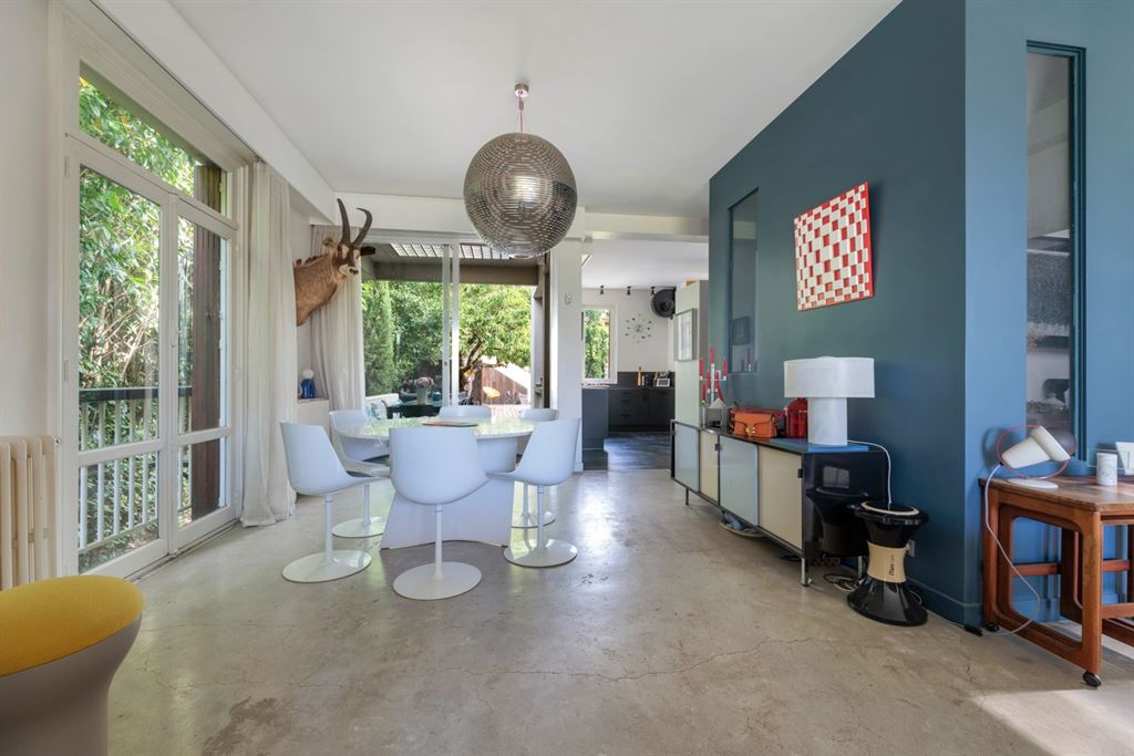 A vendre chez Beguet Associés : SAINT CLOUD  MONTRETOUT 92210 - MAISON 310 m² - 5/6 CHAMBRES + 2/3 BUREAUX  700 m² TERRAIN - PARKING